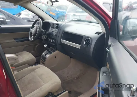 2014 Jeep Compass Sport z USA, uszkodzony, nr VIN 1C4NJCBA7ED882598